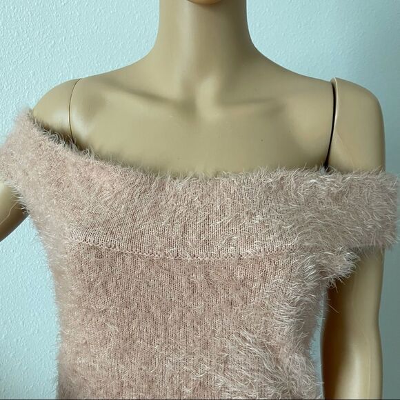 Guess Off The Shoulder Fuzzy Fitted Blouse Blush Pink Size XL - Picture 3 of 16